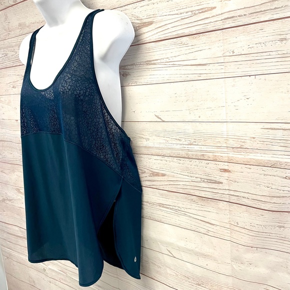 lululemon Twist & Train Tank in Jaded Rare! - Picture 5 of 7